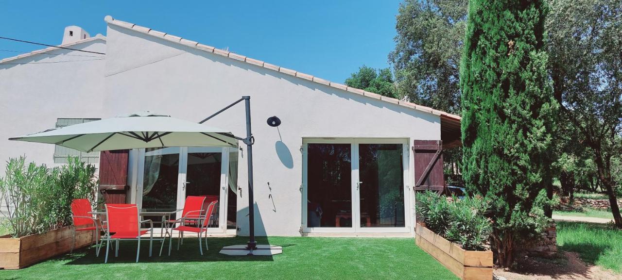 Location A La Semaine Apartamento Néoules Exterior foto